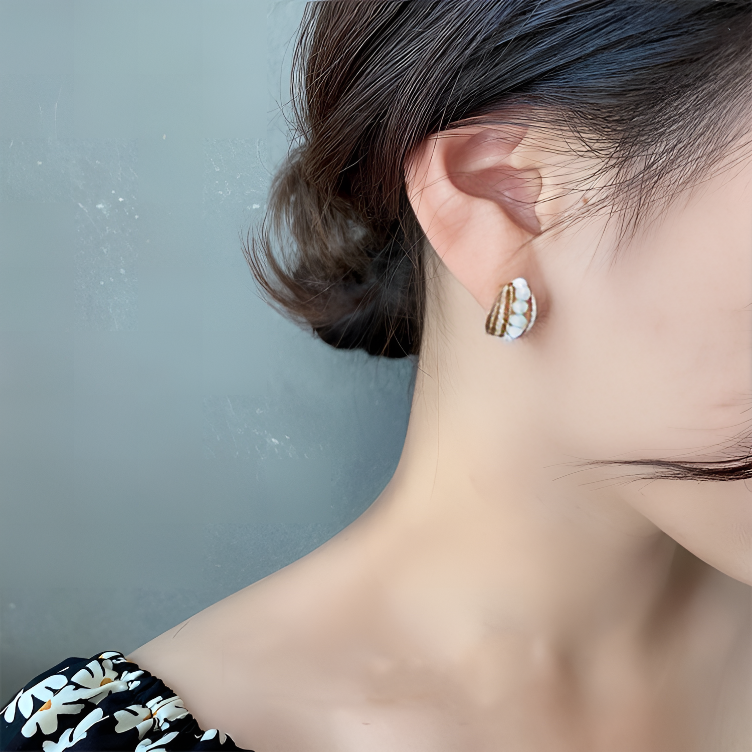 Everyday casual earrings for women, lightweight simple studs