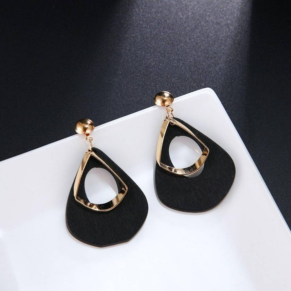 Trendy Classy Multi Layered Tassel Elegant Earring – Close Up – Accessories | Hanaya Pakistan