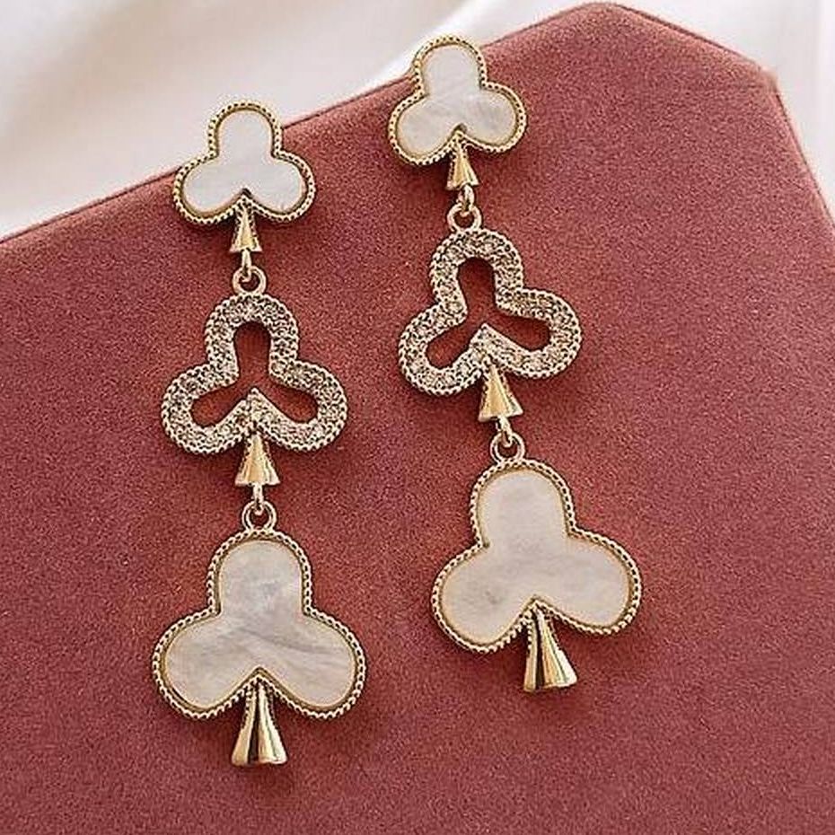 Elegant Royal Tassel Trendy Crystal Classy Earring – Earrings Online in Pakistan | Hanaya