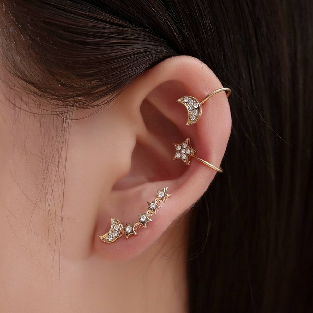 Trendy 4 Pieces Ear Cuff & 2 Pieces Earring Pack Pair For Both Ears