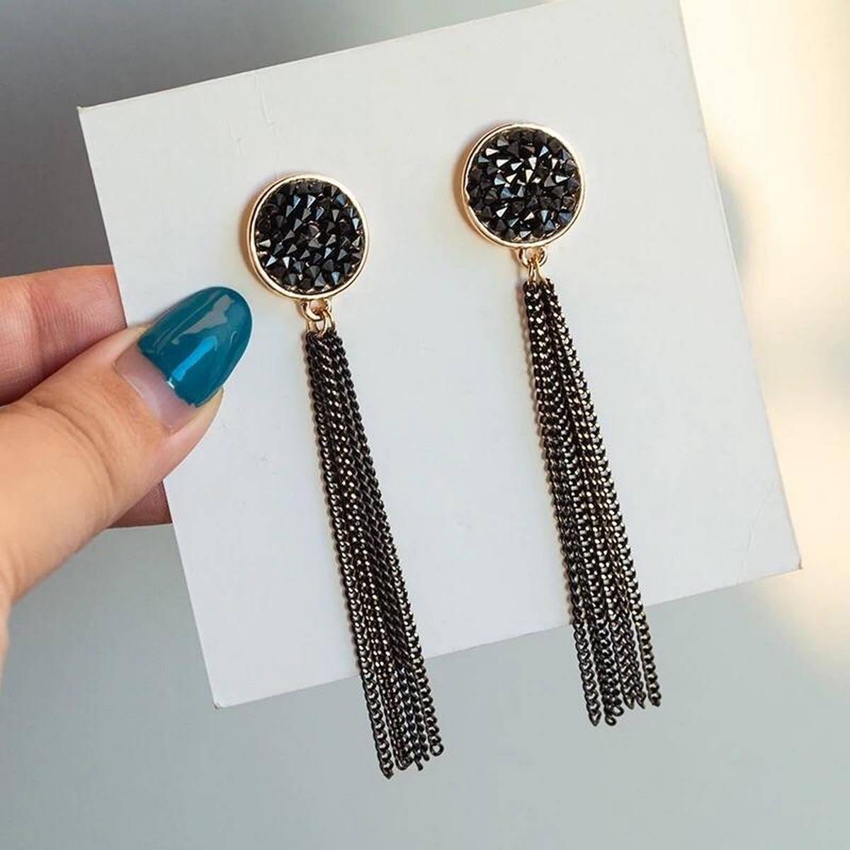 Trendy Royal Black Crushed Stone Two Tone Chain Elegant Drop Earring – Earrings Online in Pakistan | Hanaya