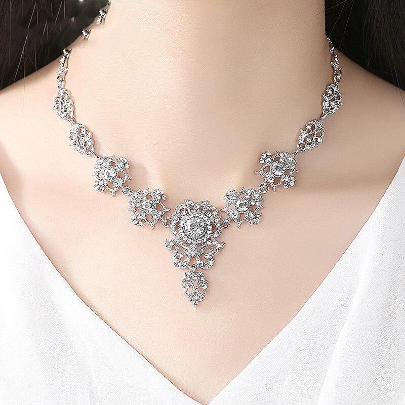 Trendy Silver Plated Zircon Necklace – Accessories Online in Pakistan | Hanaya