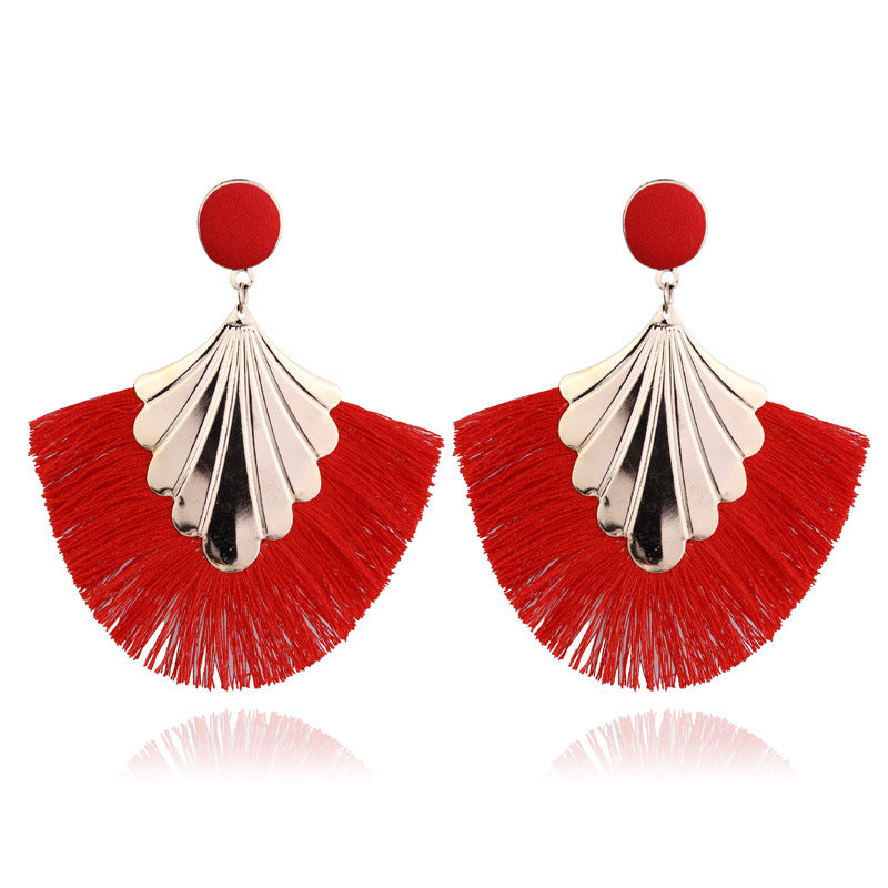 High Quality Exquisite Pearl Elegant Stylish Hoop Earring – Close Up – Earrings | Hanaya Pakistan