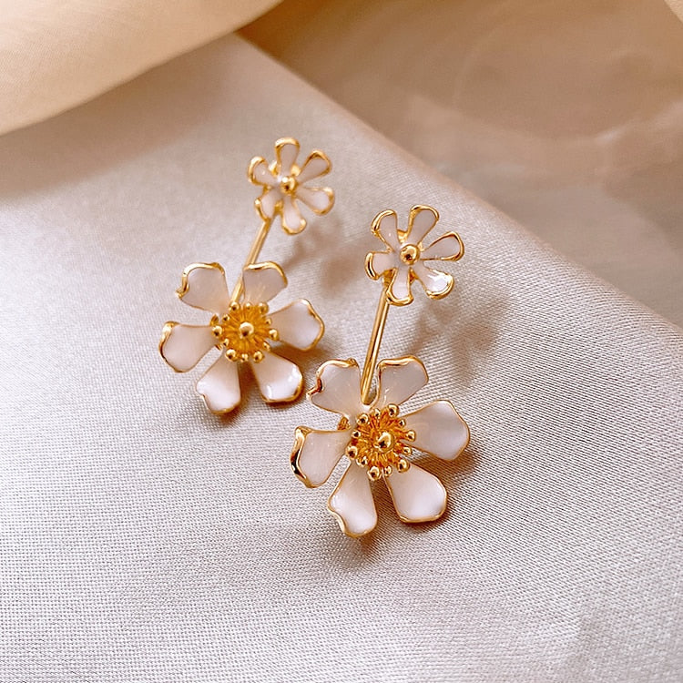 Trendy Small Flower Hanging Classy Royal Party Trendy Earring – Close Up – Accessories | Hanaya Pakistan