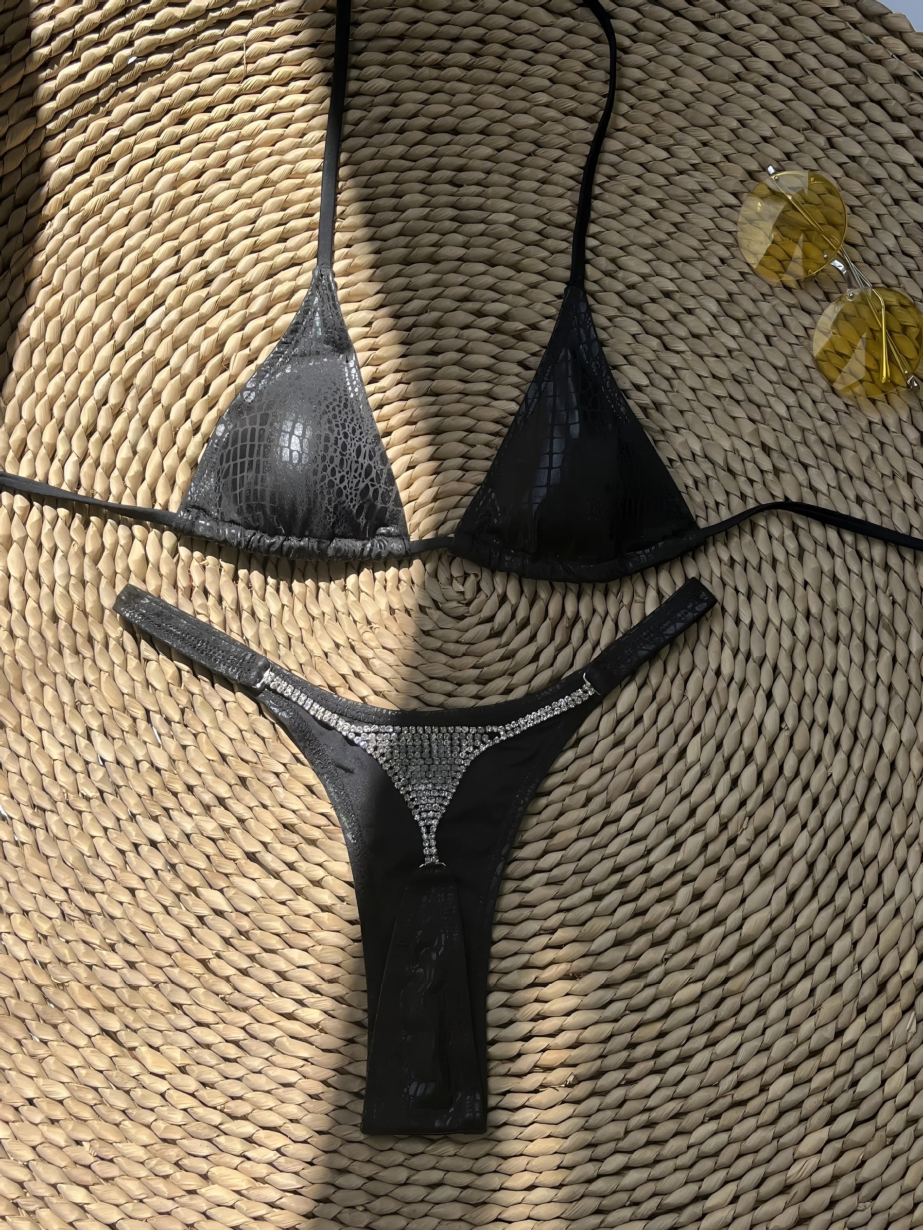 Faux Leather Style Premium Quality One Size (Fits:30-70 KGS) Bra set Lingerie Set Women Trendy Underwear Bikini Three-point Set (weight:30-70 KGS)