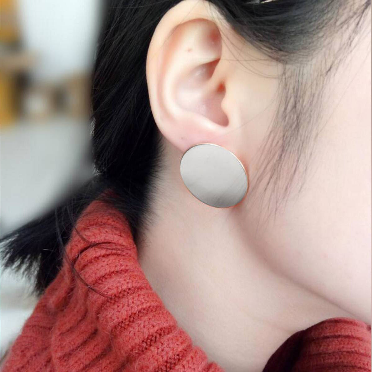 Small Round Trendy Fashion Earrings 3.3cm – Close Up – Earrings | Hanaya Pakistan
