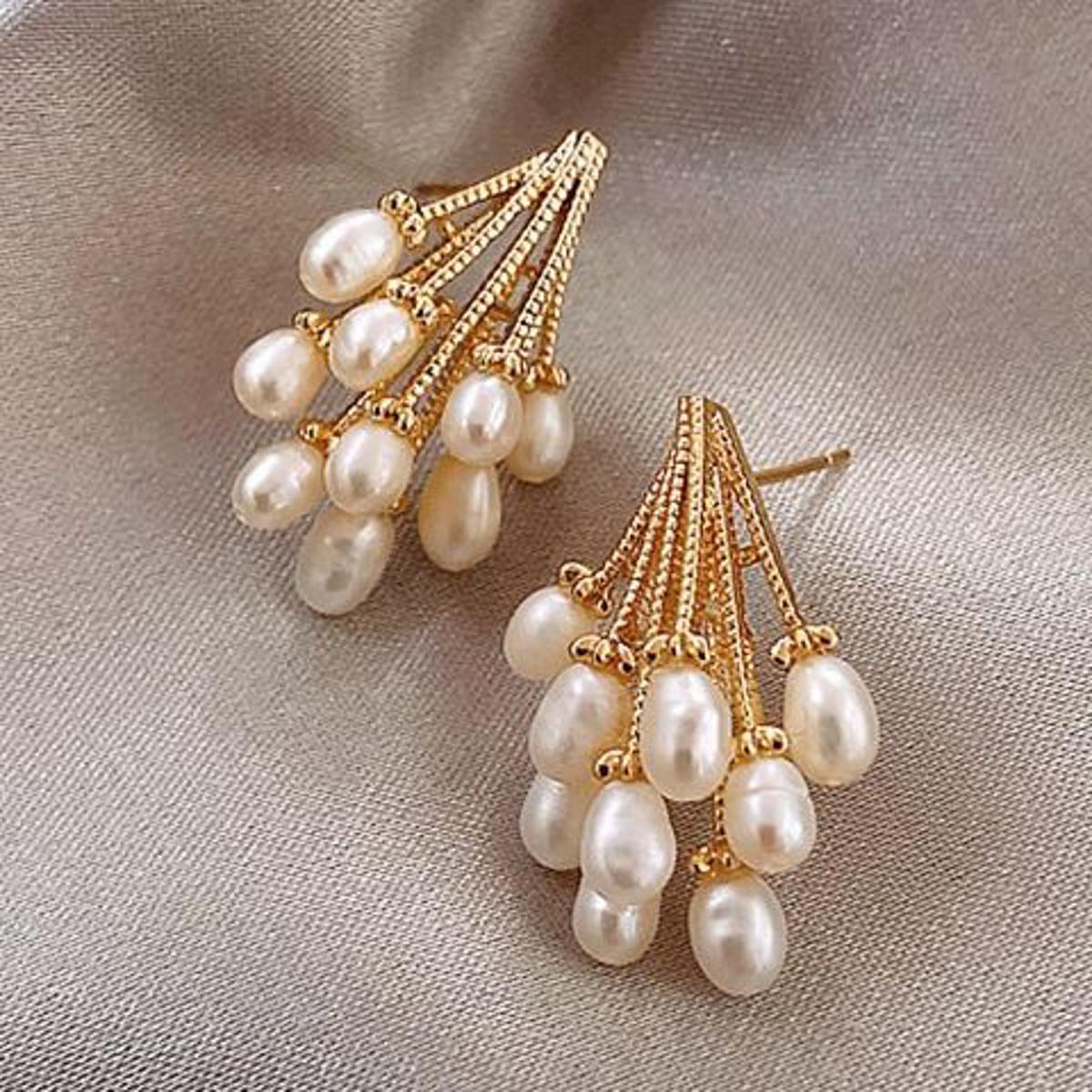 High Quality Delicate Tassel Pearl Trendy Earring For Girls – Earrings Online in Pakistan | Hanaya
