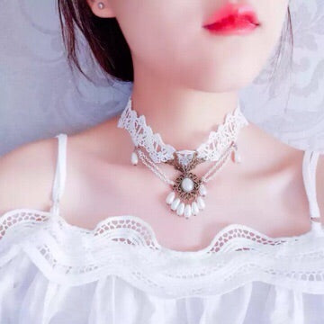 Trendy White Tassel Peal Queen Choker Classy Elegant Necklace – Close Up – Accessories | Hanaya Pakistan