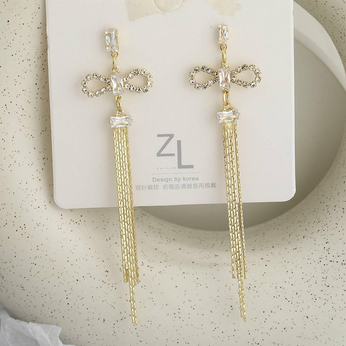 High Quality Exquisite Elegant Stylish Earrings for Women – Earrings Online in Pakistan | Hanaya