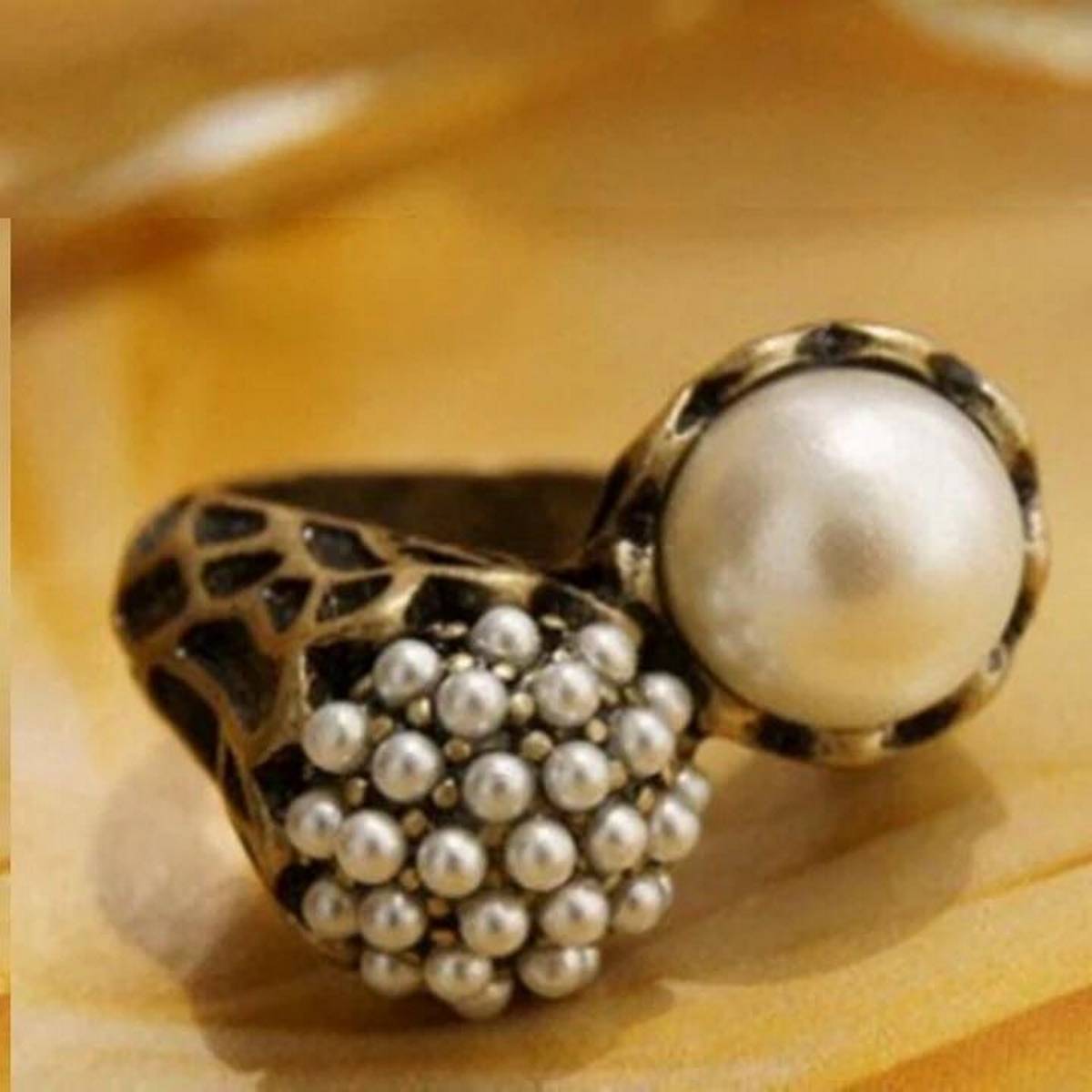 Trendy Big and Small Pearl Vintage Antique Ring – Accessories Online in Pakistan | Hanaya