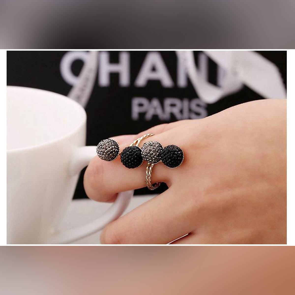 Trendy Adjustable Crushed Stones Black Golden Round Ring For Women – Accessories Online in Pakistan | Hanaya