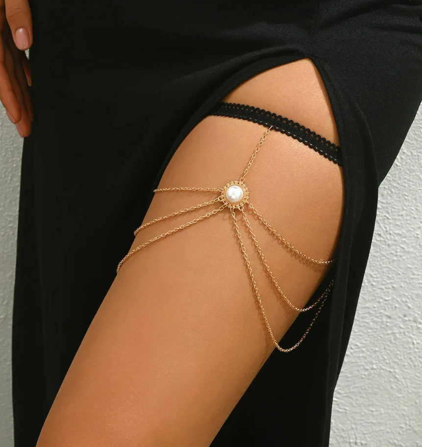 Elegant Bohemian Thigh Chain with Long Tassel – Elastic Band Body Jewelry – View 4 – Accessories | Hanaya Pakistan