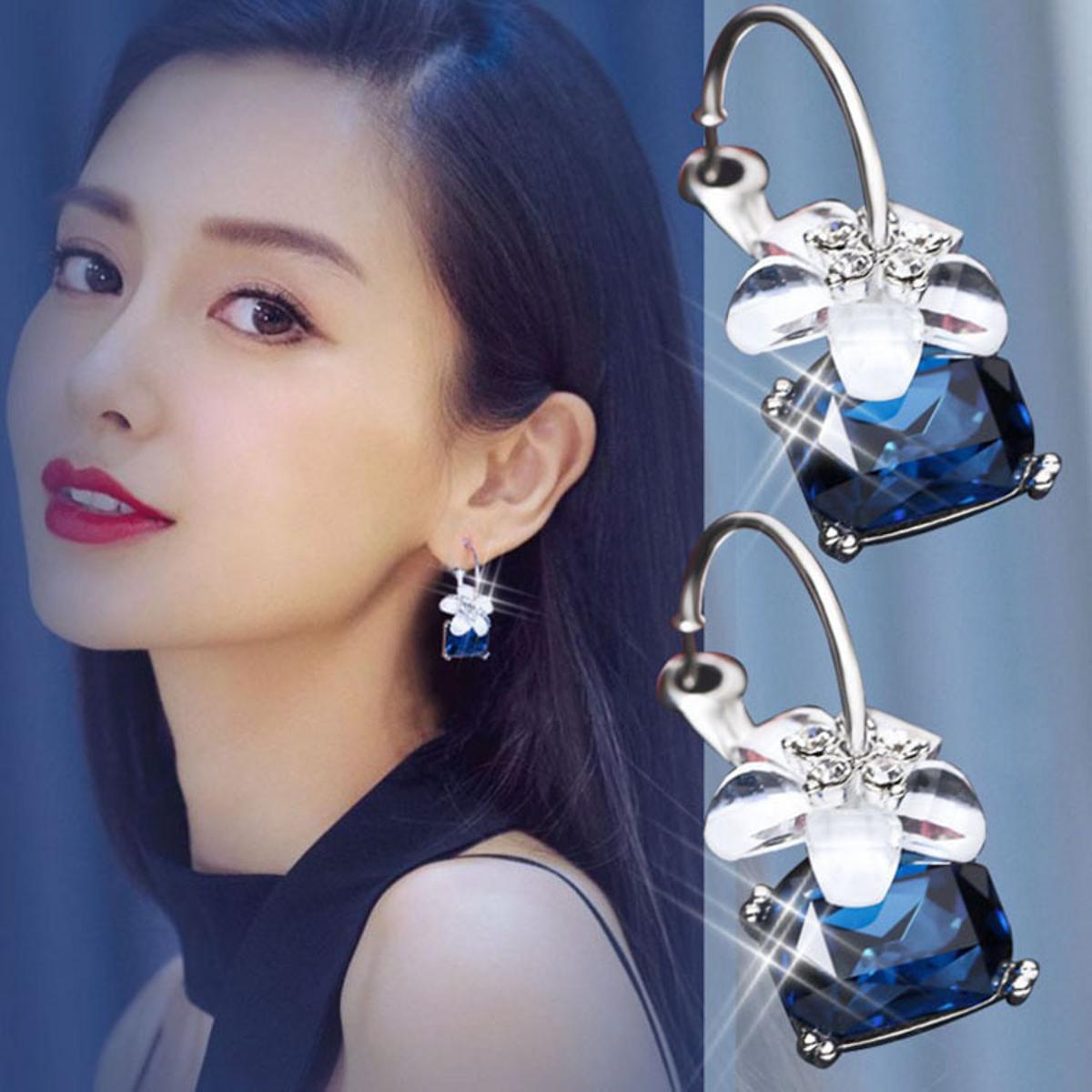 High Quality Delicate 4.5 cm Trendy Earring – Close Up – Accessories | Hanaya Pakistan