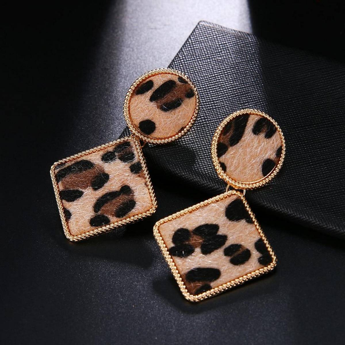 Hanya Collection Elegant Le0pard Design Classy Earring – Earrings Online in Pakistan | Hanaya
