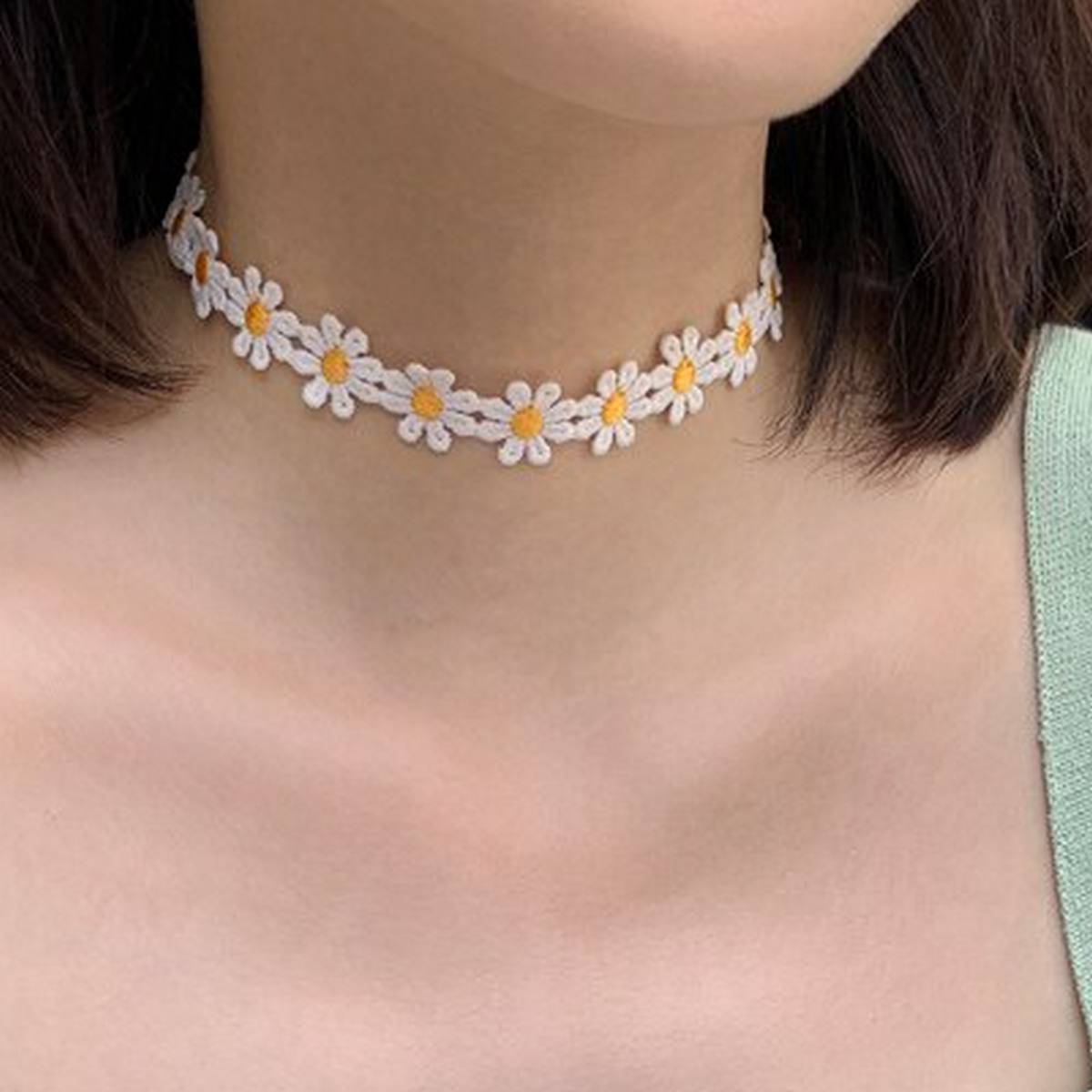 Trendy Classy Elegant High Classy Choker Flower Shaped Necklace – Accessories Online in Pakistan | Hanaya