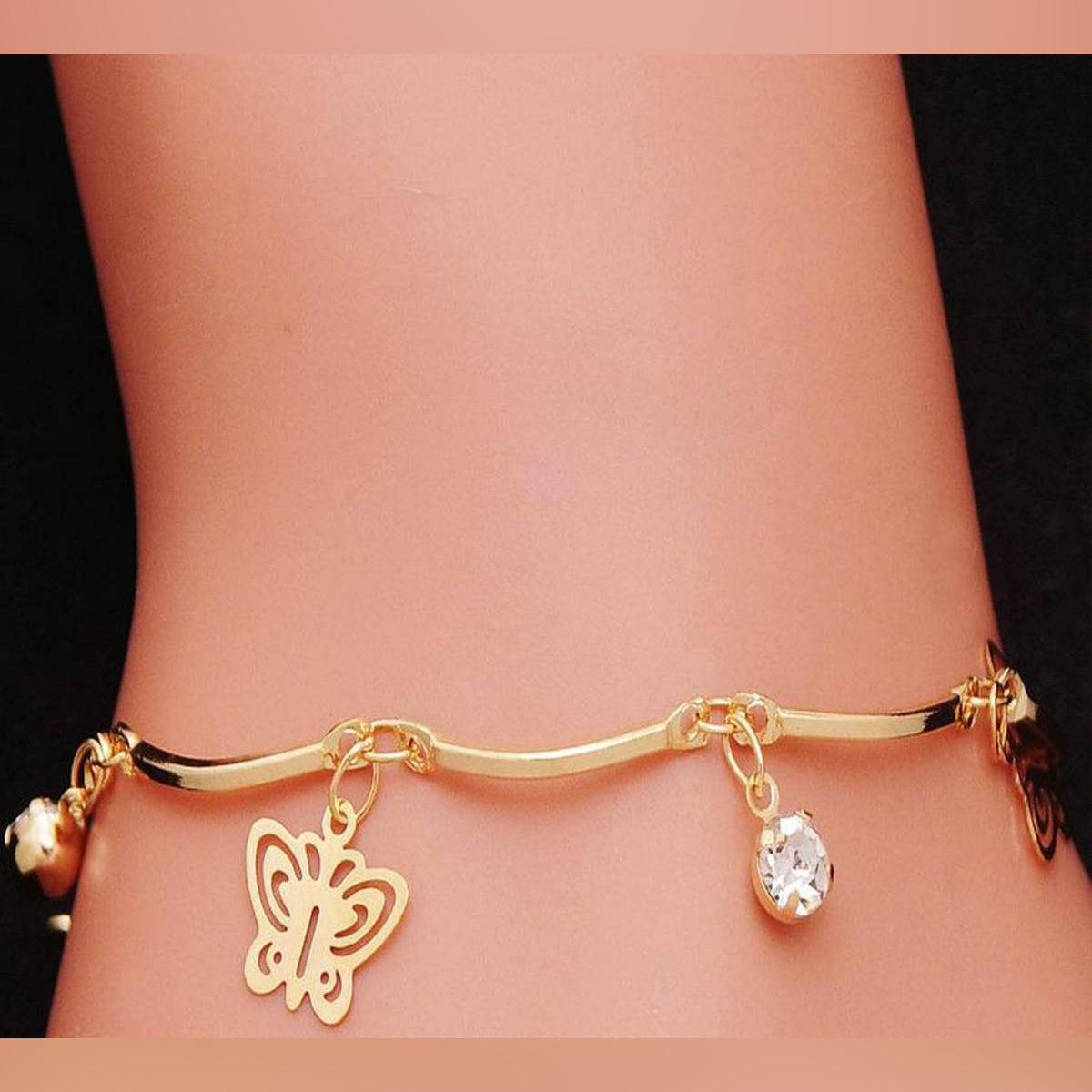 Trendy Fashionable Elegant Royal – bracelet Online in Pakistan | Hanaya