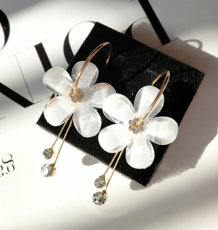 High Quality Flower Petal Crystal Elegant Earring – Image 4 of 4