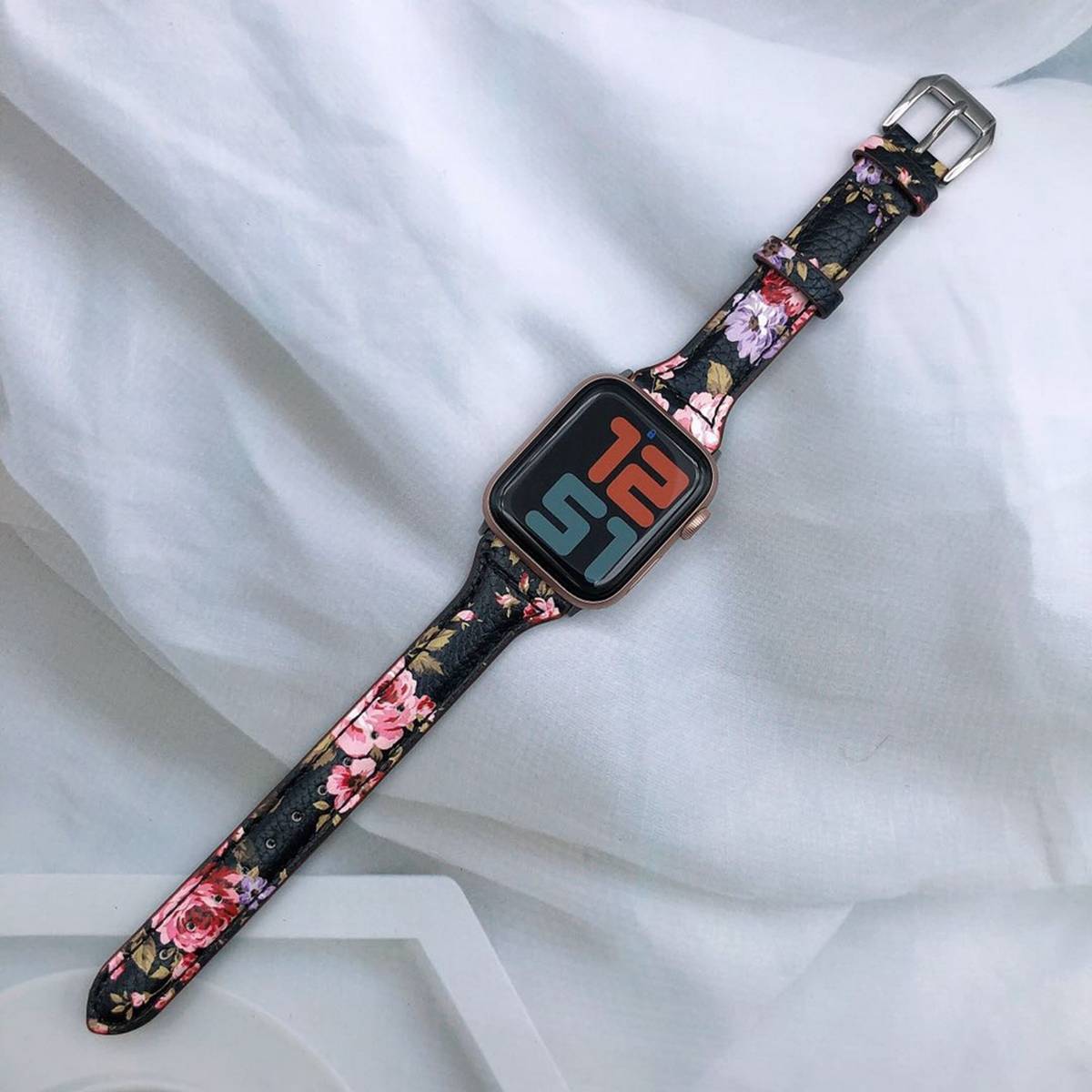 STRAP High Quality Ladies strap Compatible For APPLE 42/44mm Series 1/2/3/4/5/6 – Close Up – Accessories | Hanaya Pakistan