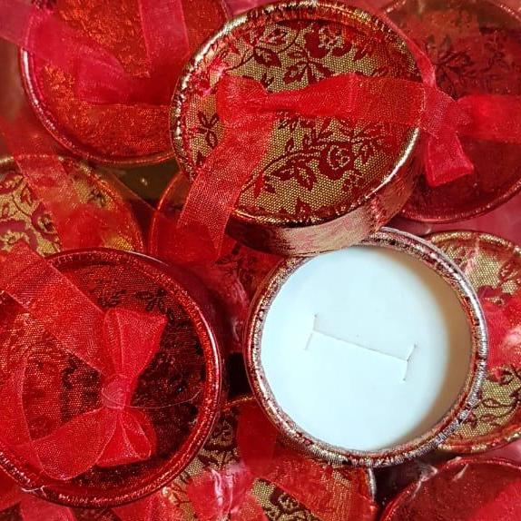 Imported Rounded 1 Piece Random Color Ring Gift box – Accessories Online in Pakistan | Hanaya