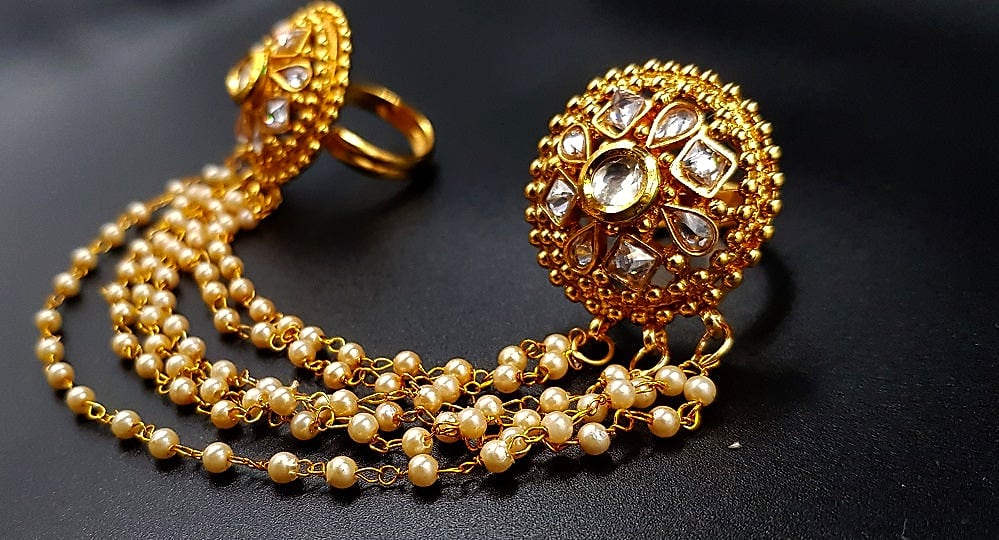 Classy Two Finger Adjustable Kundan Pearl Style Party Wedding Rings – Lifestyle – Buy Accessories Pakistan | Hanaya