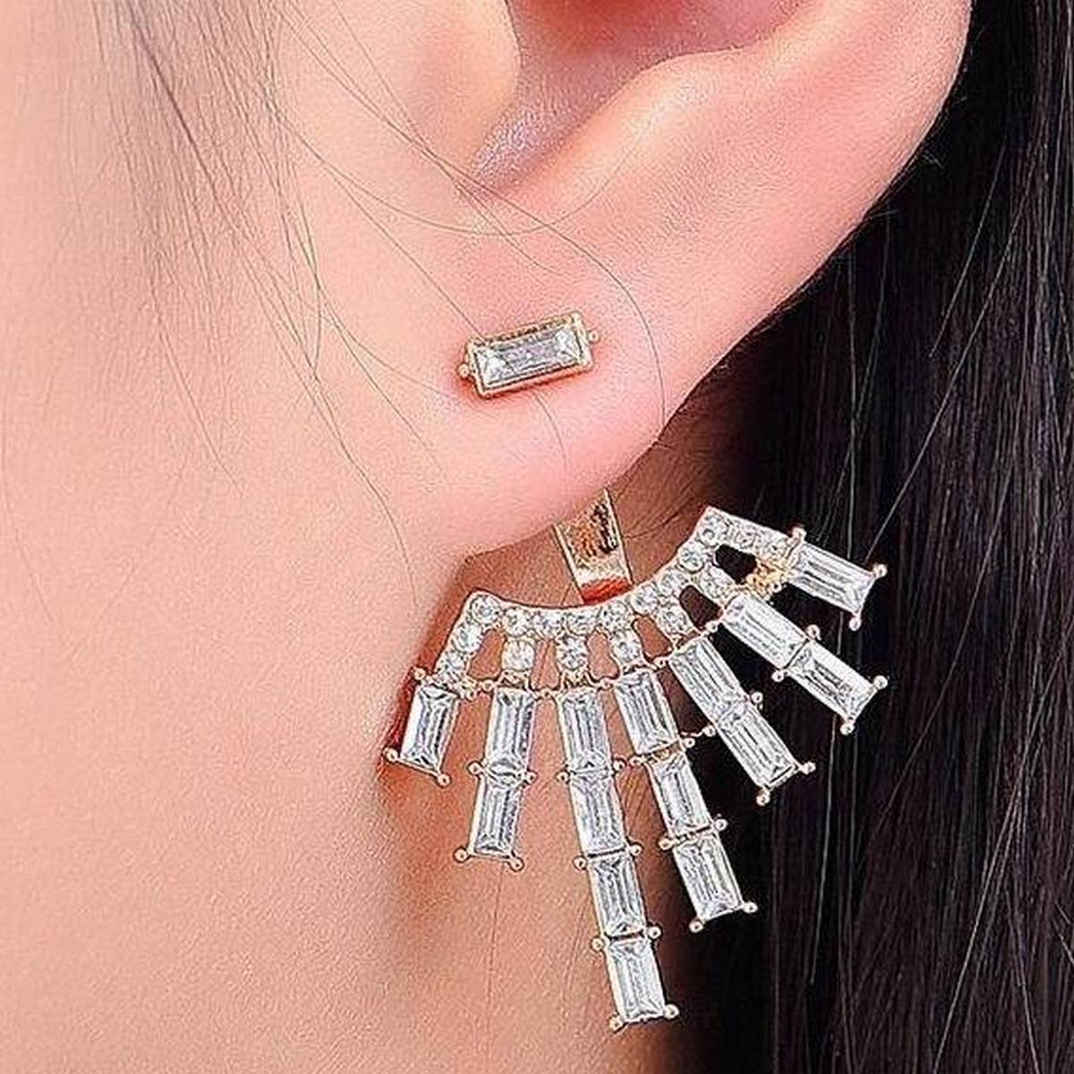 Trendy Classy High Cz Crystal Elegant Shinny Zircon Earring – Earrings Online in Pakistan | Hanaya