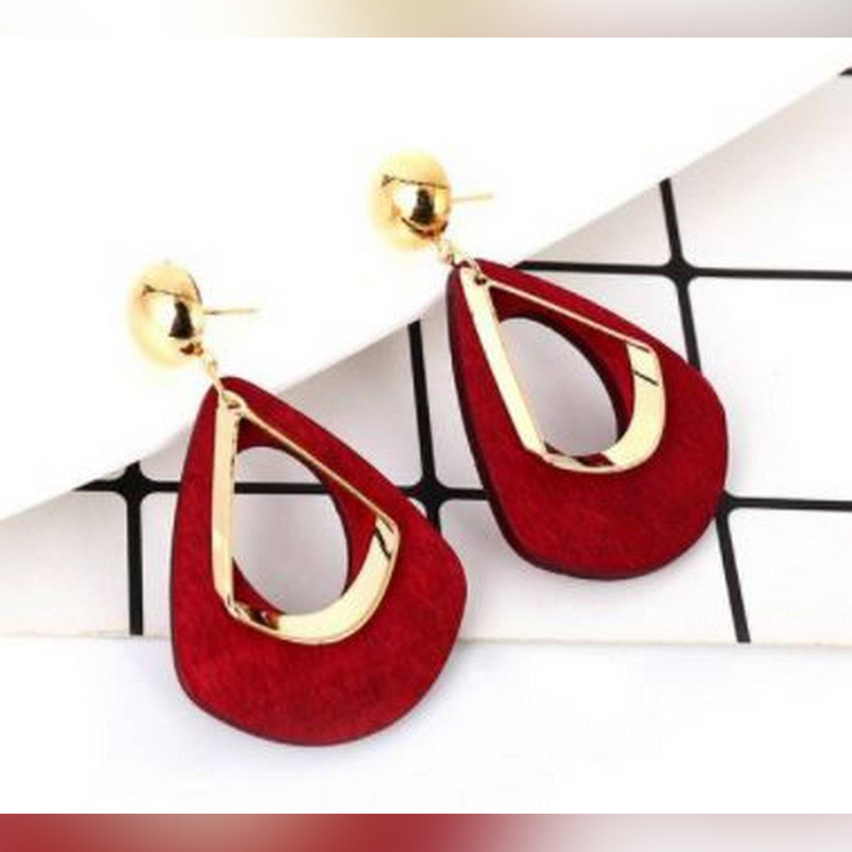 Trendy Classy Multi Layered Tassel Elegant Earring – Accessories Online in Pakistan | Hanaya