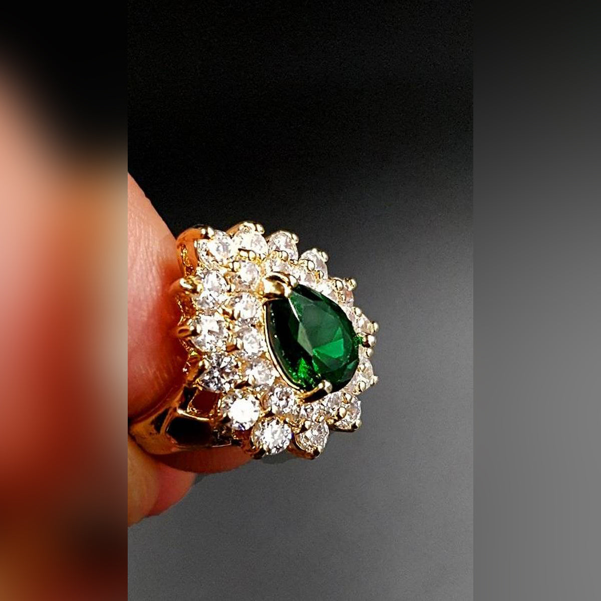 Classy Shinny Royal Elegant Green Crystal Fashion Jewelry Ring – Accessories Online in Pakistan | Hanaya