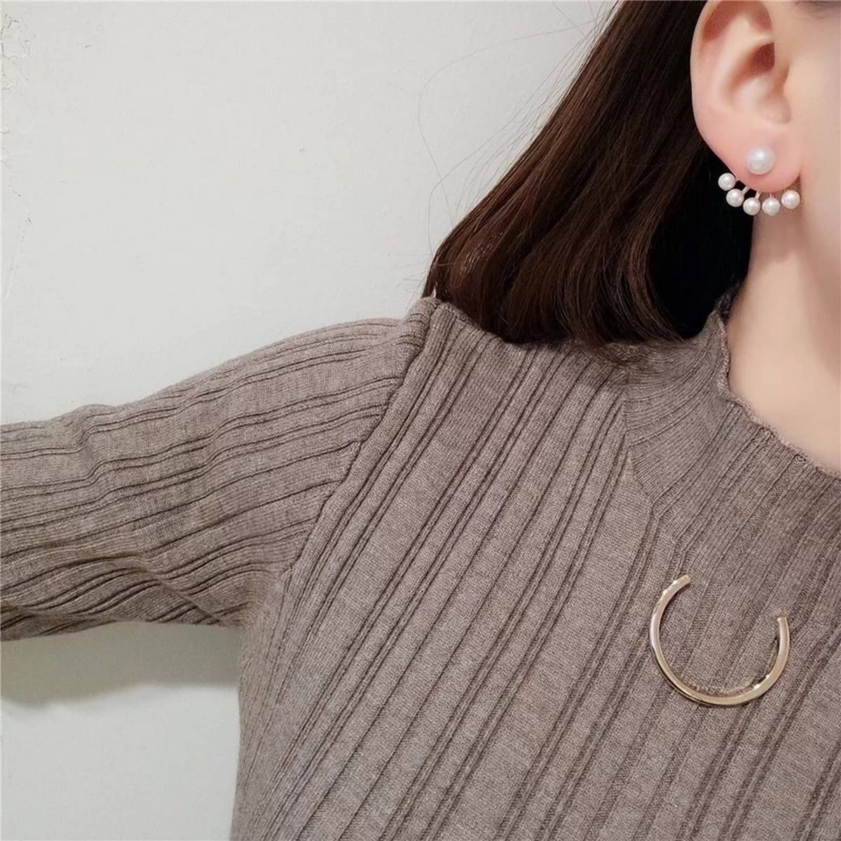 Classy Royal Pearl Hanging Small Earring For Girls – Earrings Online in Pakistan | Hanaya