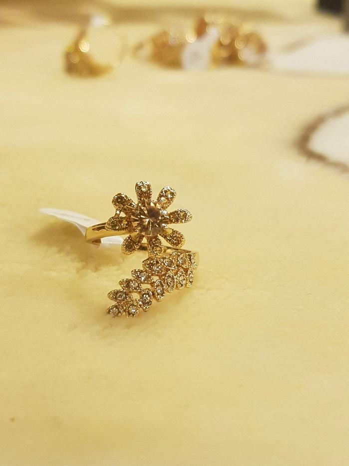 Classy Trendy Elegant Fashion Jewelry Ring For Her – View 5 – Accessories | Hanaya Pakistan