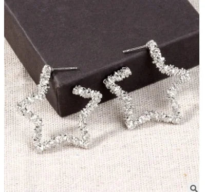 Korean Star Elegant Earrings – Trendy & Exquisite Fashion Jewelry for Women – Close Up – Earrings | Hanaya Pakistan