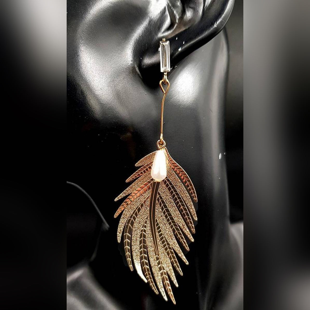 Vintage Royal Tassel Leaf Style Elegant Drop Earring – Earrings Online in Pakistan | Hanaya
