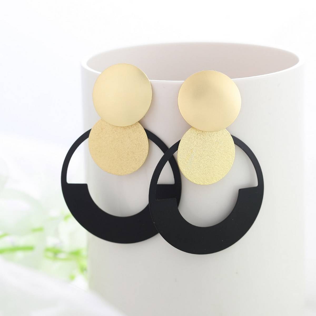 Trendy Geometric Classy Long Elegant Royal Classy Earring – Earrings Online in Pakistan | Hanaya
