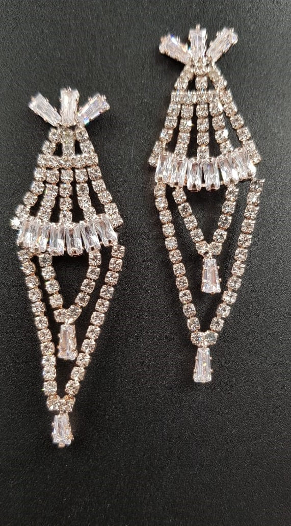 High Quality Cubic Zircon CZ Shinny Royal Party Wedding Classy Trendy Earring – Close Up – Accessories | Hanaya Pakistan