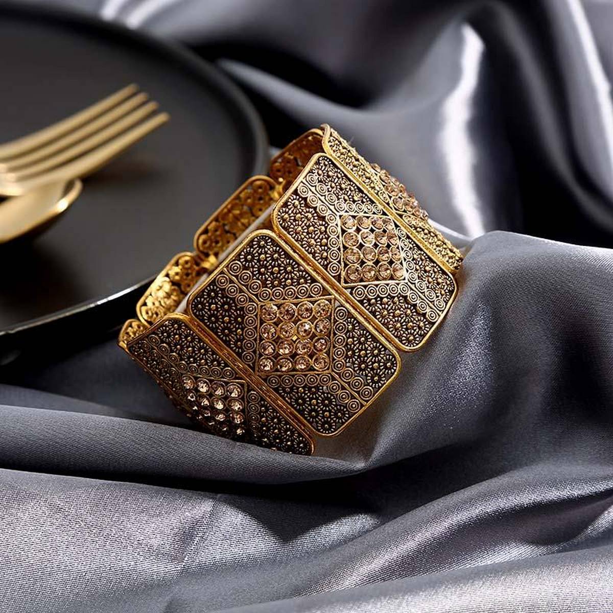 Trendy Classy Antique Luxury Vintage Adjustable