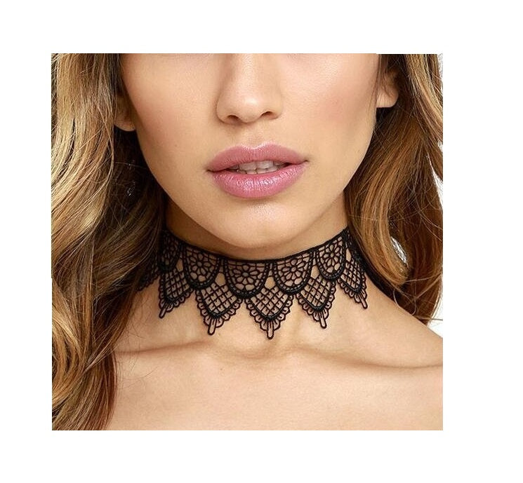 Trendy Elegant Lace Necklace For Girls – Accessories Online in Pakistan | Hanaya