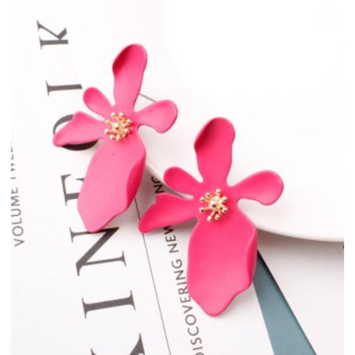 Small Black Heart Style Earrings for Teens Women – Image 4 of 4
