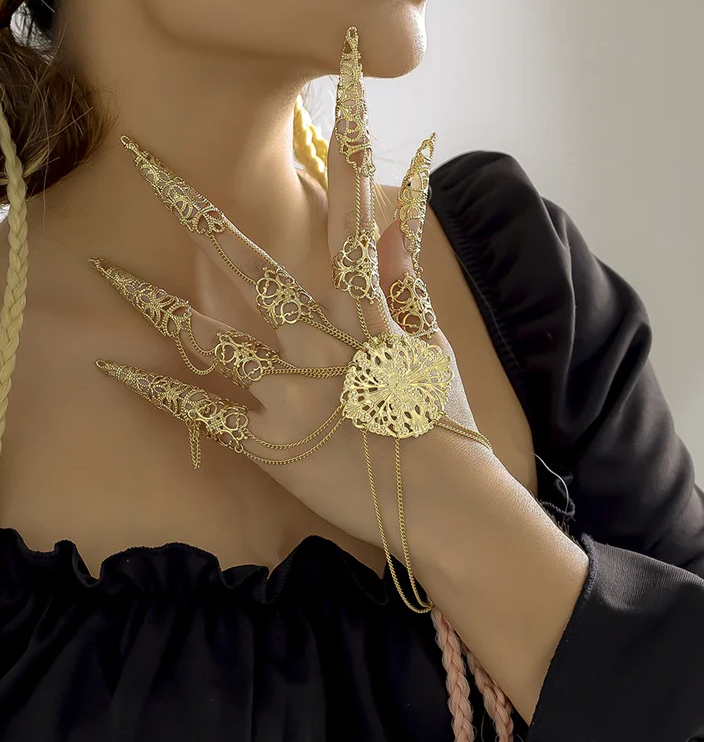 Trendy Royal Wedding Adjustable Bracelet Linked Classy Finger Ring