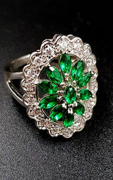 High Class Trendy Shinny Crystal Fashion Jewelry Ring – Close Up – Accessories | Hanaya Pakistan