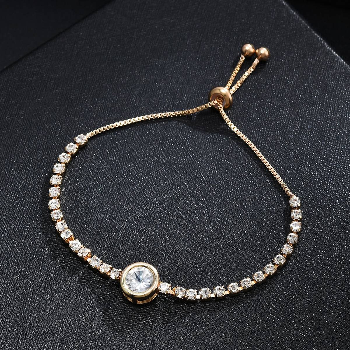 Luxury Royal Love Tassel Trendy Charm Bracelet – bracelet Online in Pakistan | Hanaya
