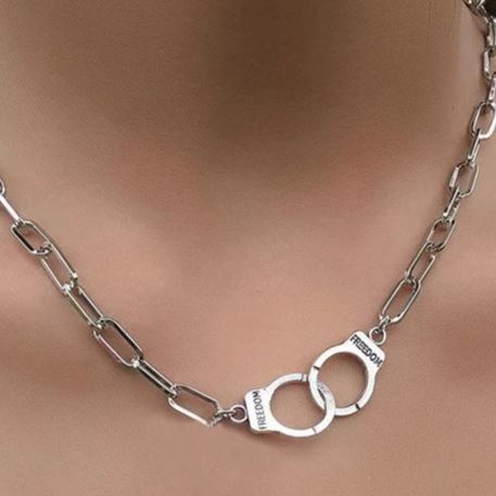 Trendy Classy Style Fashionable Necklace For Girls – Close Up – Accessories | Hanaya Pakistan