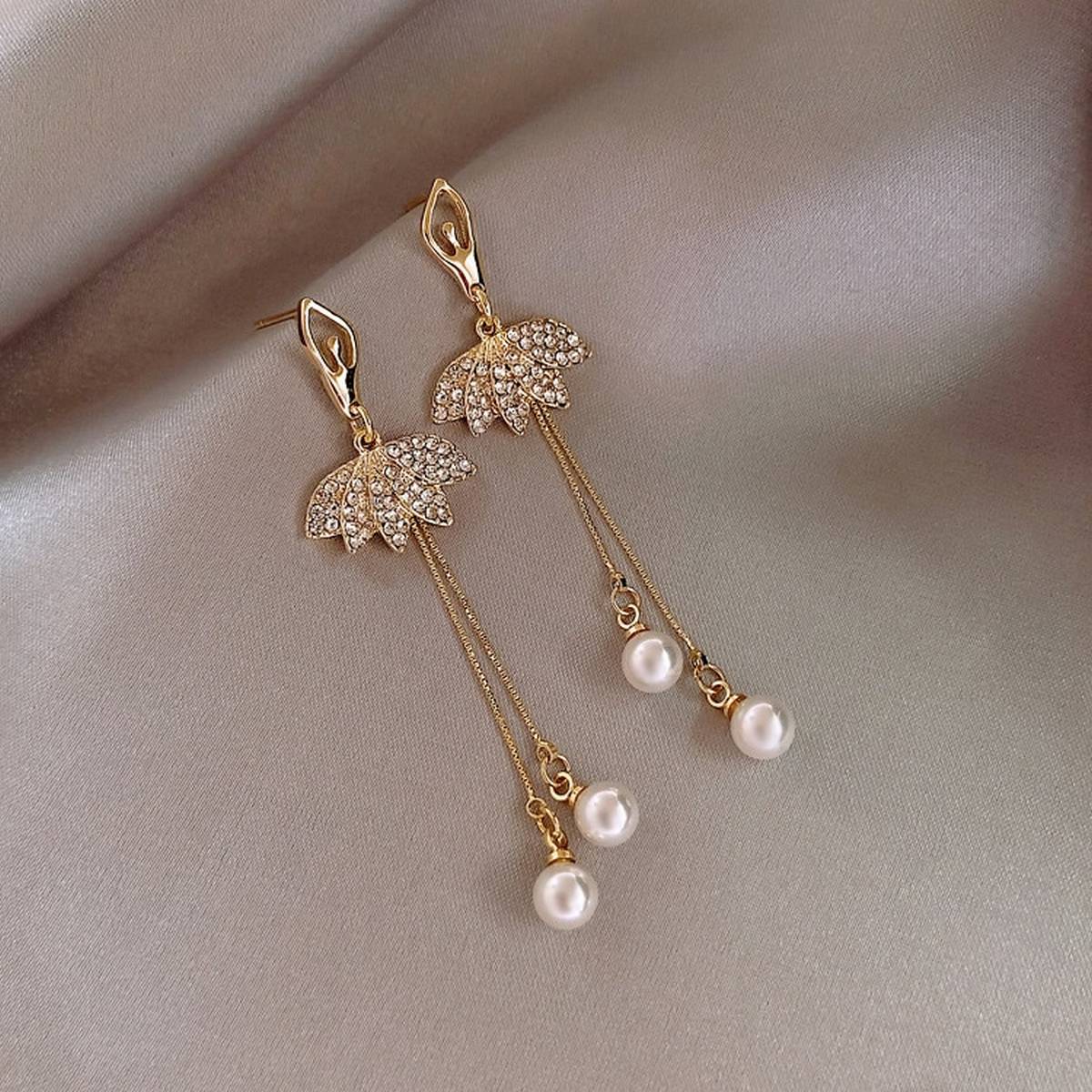 Classy Dancing Lady Queen Tassel Trendy Party Fashionable Earring – Earrings Online in Pakistan | Hanaya
