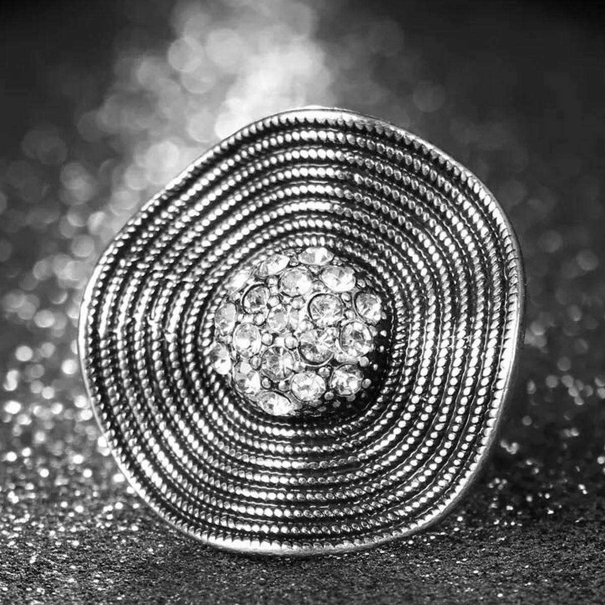 Trendy Silver Antique Hat Shaped Cz Ring – Accessories Online in Pakistan | Hanaya