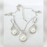 Trendy Classy Pearl Crystal Crystal Earring & Necklace Jewelry Set