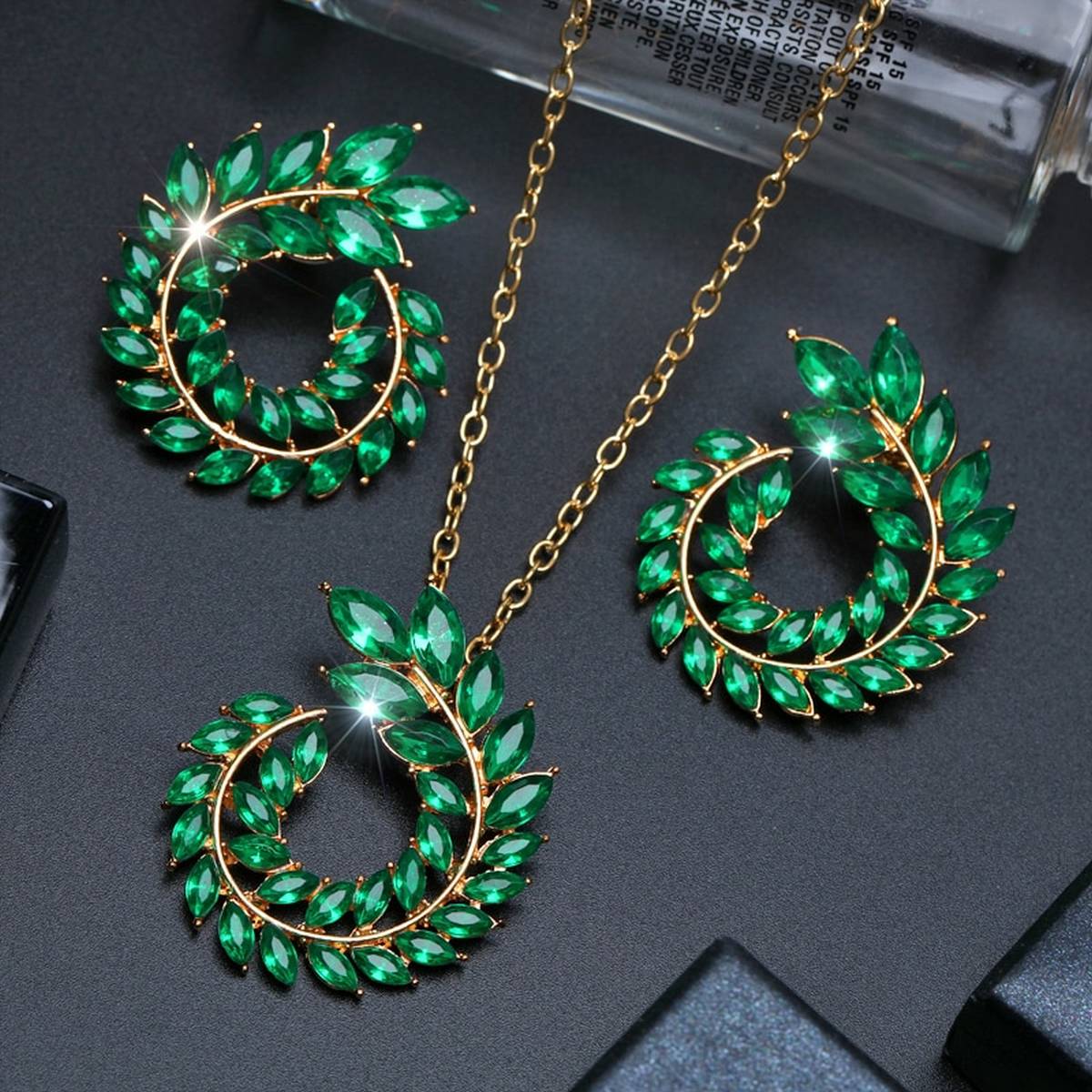 Trendy Classy Royal Elegant Fashion Crystal Earring & Necklace Jewelry Set – Close Up – Accessories | Hanaya Pakistan