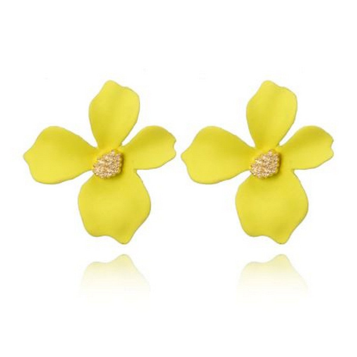 Trendy Flower Stud Earrings Female Statement Earrings for Girls – Close Up – Accessories | Hanaya Pakistan
