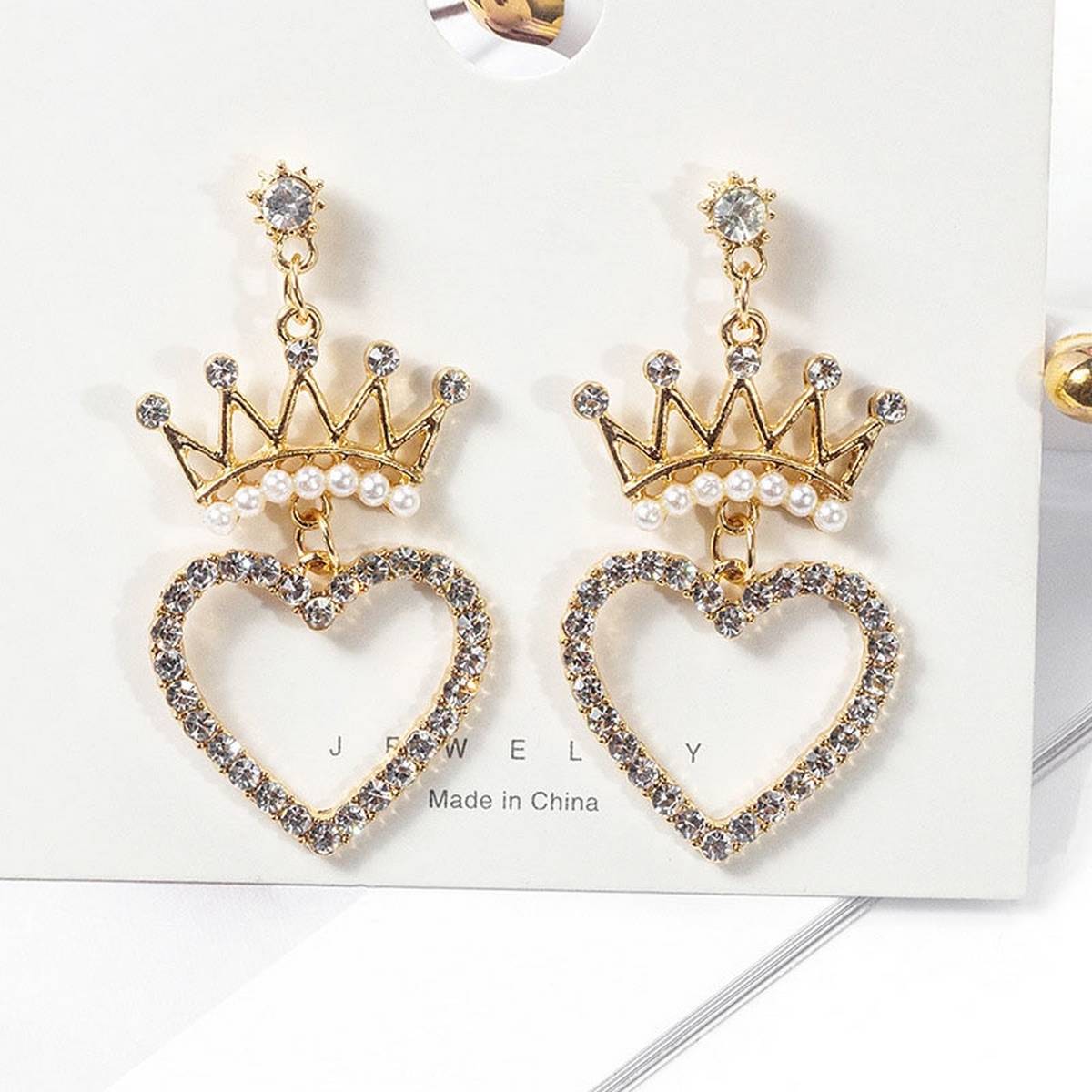 Classy Heart Crown Style Elegant Trendy Fashionable Earrings – Earrings Online in Pakistan | Hanaya