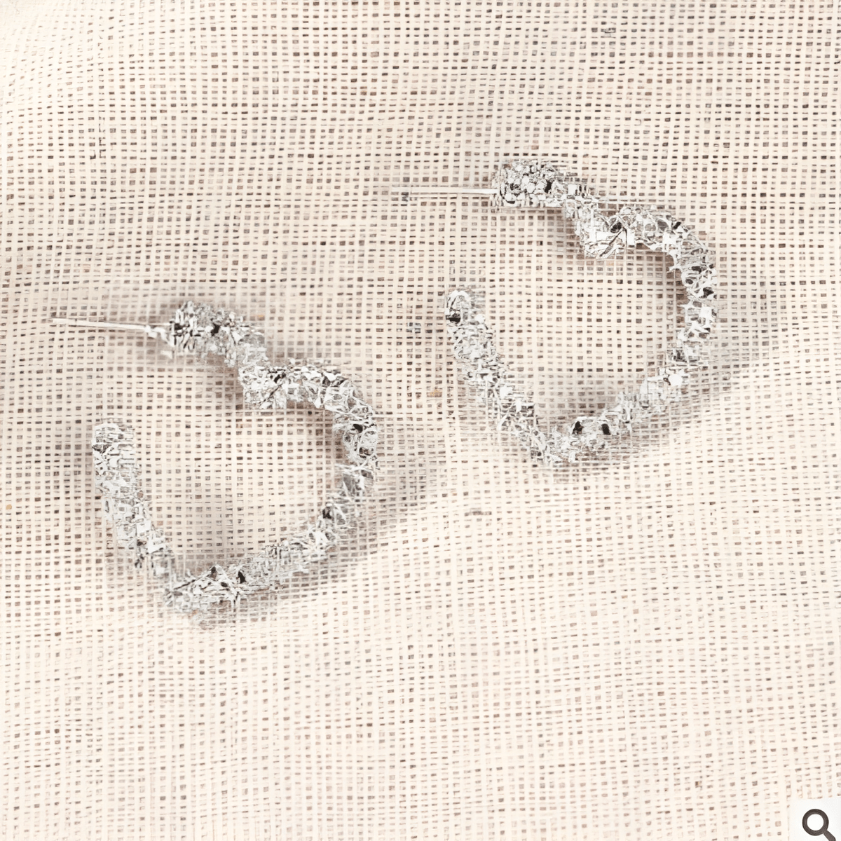 Classy 3 CM Small Heart Trendy Elegant Earrings - Hanaya Store
