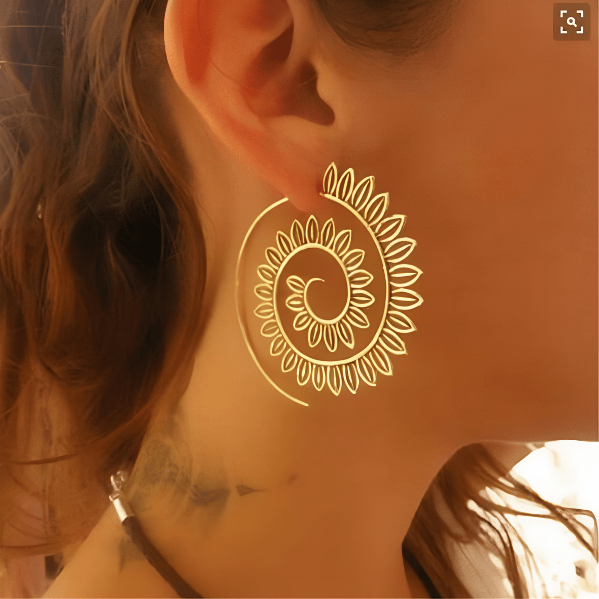 Classy Elegant Unique Fashionable Swirl Shaped Hanging Irregular Drop Earring - Hanaya Store