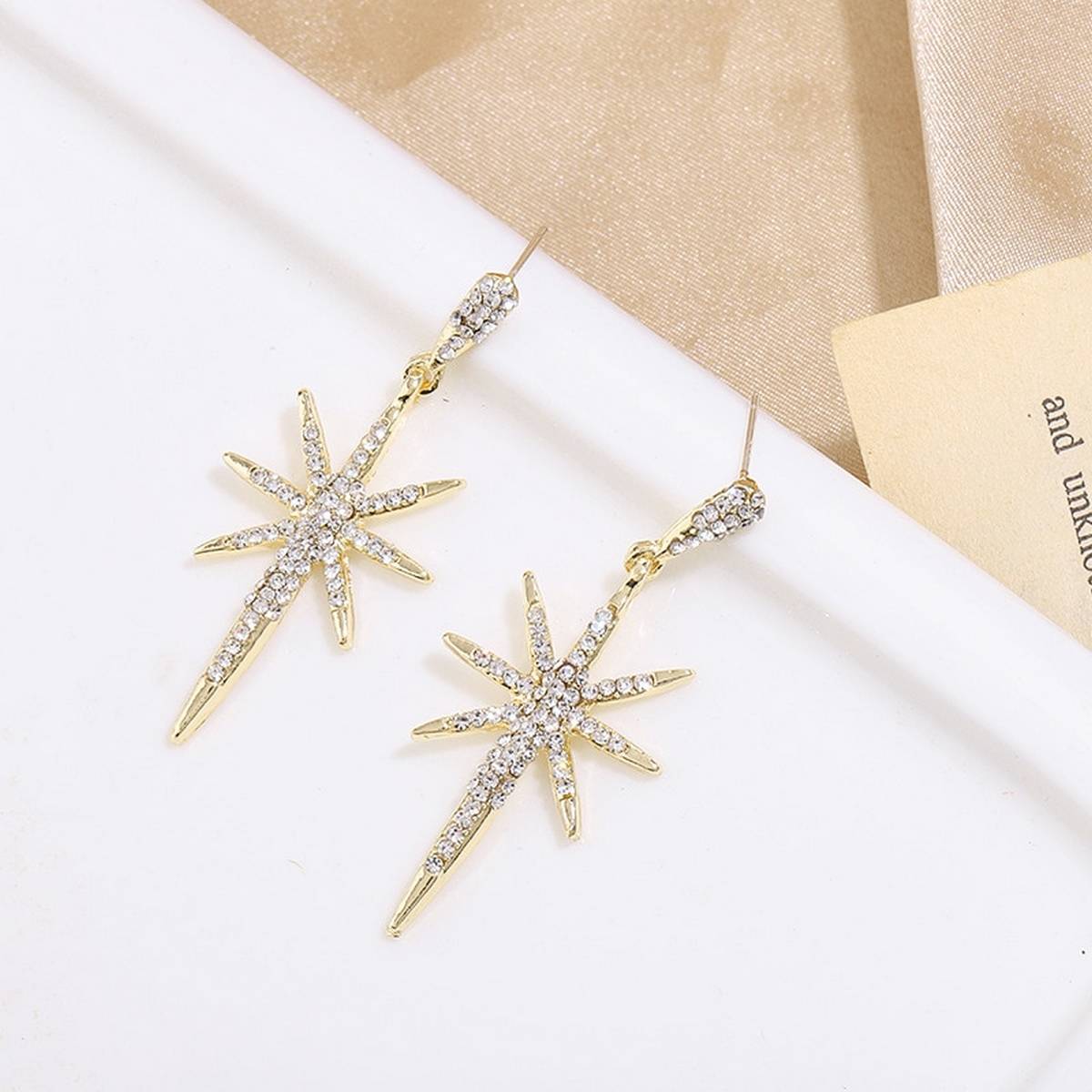 High Quality Exquisite Elegant Stylish Earrings – Earrings Online in Pakistan | Hanaya
