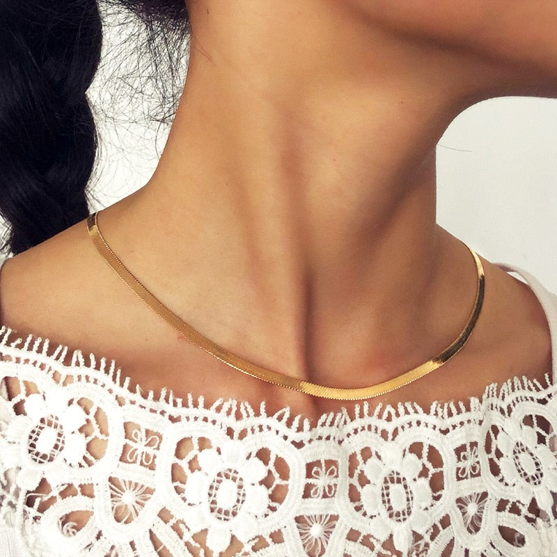 Trendy Elegant Chain Royal Necklace For Girls – Accessories Online in Pakistan | Hanaya